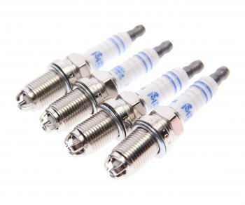 759 р. Свеча зажигания VW Bora,Golf 4,5,6,Passat B3,B5,B6 (1.41.61.8) AUDI A3 SEAT SKODA (4шт.) MEGAPOWER MEGAPOWER 370-31-121  с доставкой в г. Майкоп. Увеличить фотографию 1