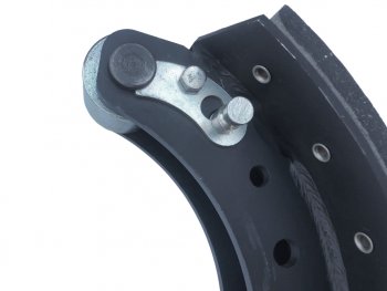 7 499 р. Колодки тормозные МАЗ (2шт.) комплект на колесо BRAKE BLOCKS BRAKE BLOCKS 5336-350109091  с доставкой в г. Майкоп. Увеличить фотографию 3