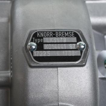 36 899 р. Компрессор ГАЗ-3414,УРАЛ-5557,63674 (1 цилиндровый) жид. охлаж. без шкива KNORR-BREMSE KNORR-BREMSE k014441  с доставкой в г. Майкоп. Увеличить фотографию 4