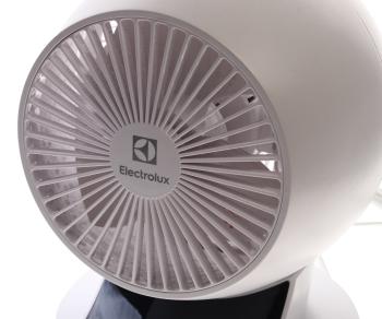 7 999 р. Вентилятор настольный 12 скоростей 13см 25Вт белый ELECTROLUX ELECTROLUX etf-109w hc-1602096  с доставкой в г. Майкоп. Увеличить фотографию 3