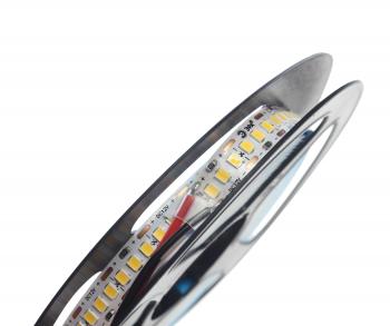 1 289 р. Лента светодиодная гибкая 19.2W 5м IP20 12V теплый белый ЭРА ЭРА ls2835 -19,2-240-12-3000k-ip20  с доставкой в г. Майкоп. Увеличить фотографию 2