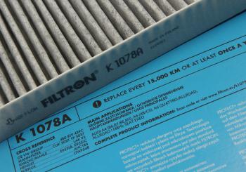1 059 р. Фильтр воздушный салона AUDI A4 (01-07),A6 (99-05) угольный FILTRON FILTRON k1078a  с доставкой в г. Майкоп. Увеличить фотографию 2