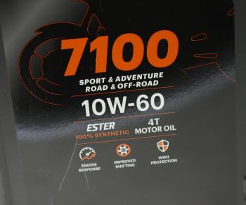6 899 р. Масло моторное 7100 4T 10W60 синт.4л MOTUL MOTUL 113206  с доставкой в г. Майкоп. Увеличить фотографию 2