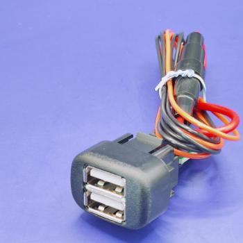969 р. USB зарядное устройство для LADA Kalina,Chevrolet NIVA, Samara-2, ВАЗ 2123, ВАЗ 2110 европанель, Chevrolet NIVA АПЭЛ 2039550793092  с доставкой в г. Майкоп. Увеличить фотографию 2