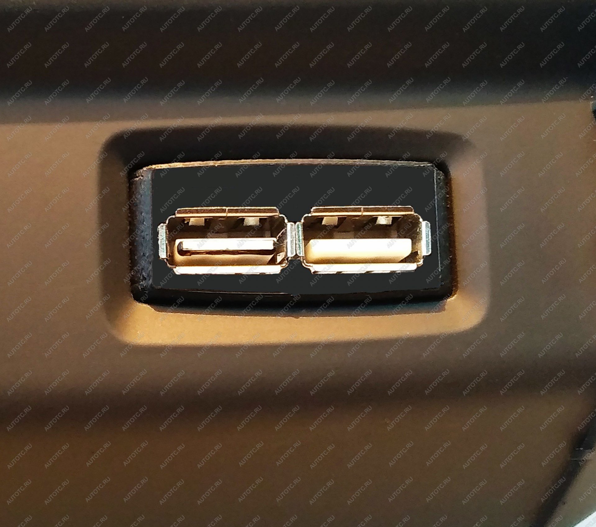 1 269 р. Зарядное устройство USB 2.0 2х2 Largus FLX-ray DusterSandero 5V 3А в консоль ШТАТ 4631160765292  с доставкой в г. Майкоп