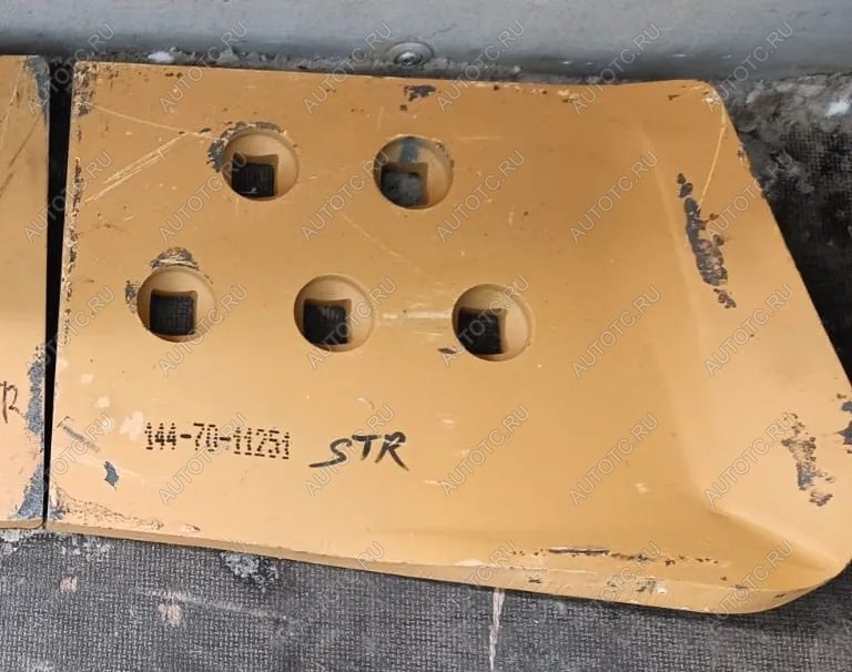 3 889 р. Нож боковой правый (5 отверстий) SD16 SHANTUI 16y-81-00003144-70-11261  с доставкой в г. Майкоп