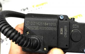 3 529 р. Кран отопителя электрический SHACMAN X3000 ОРИГИНАЛ SHACMAN dz14251841013  с доставкой в г. Майкоп. Увеличить фотографию 4