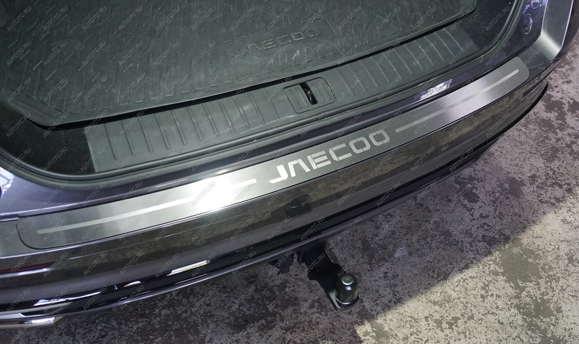 3 999 р. Накладка на задний бампер (лист шлифованный надпись Jaecoo)  jaecooj82401  с доставкой в г. Майкоп
