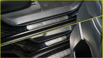 4 649 р. Накладки на пороги (лист шлифованный надпись Toyota) 4шт  toylc2502401  с доставкой в г. Майкоп. Увеличить фотографию 1