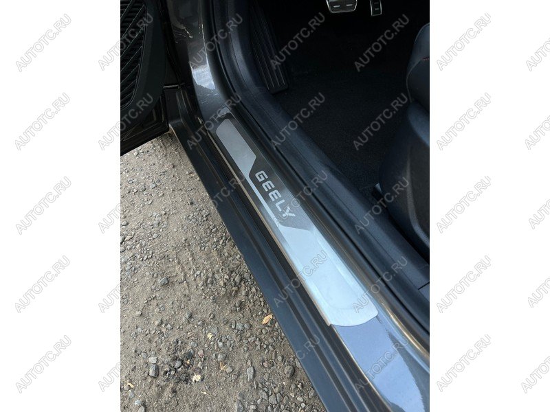 3 999 р. Накладки на пороги (лист шлифованный надпись Geely) 4шт  geelcool2401  с доставкой в г. Майкоп
