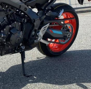 1 249 р. Подножки передние для мотоцикла Yamaha MT09 SP 21-24, YZF-R7, XSR900 22-24  пм-00030884  с доставкой в г. Майкоп. Увеличить фотографию 4