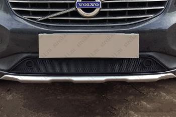 3 149 р. Защита радиатора (с парктроником) Стрелка11 Стандарт Volvo XC60  рестайлинг (2013-2017) (черная)  с доставкой в г. Майкоп. Увеличить фотографию 2