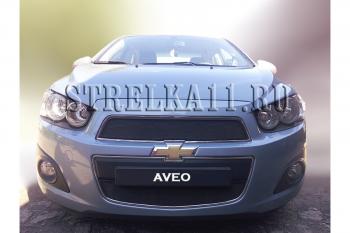 Зимняя заглушка решетки радиатора (верх) Стрелка11 Chevrolet Aveo T300 хэтчбек (2011-2015) (черная)