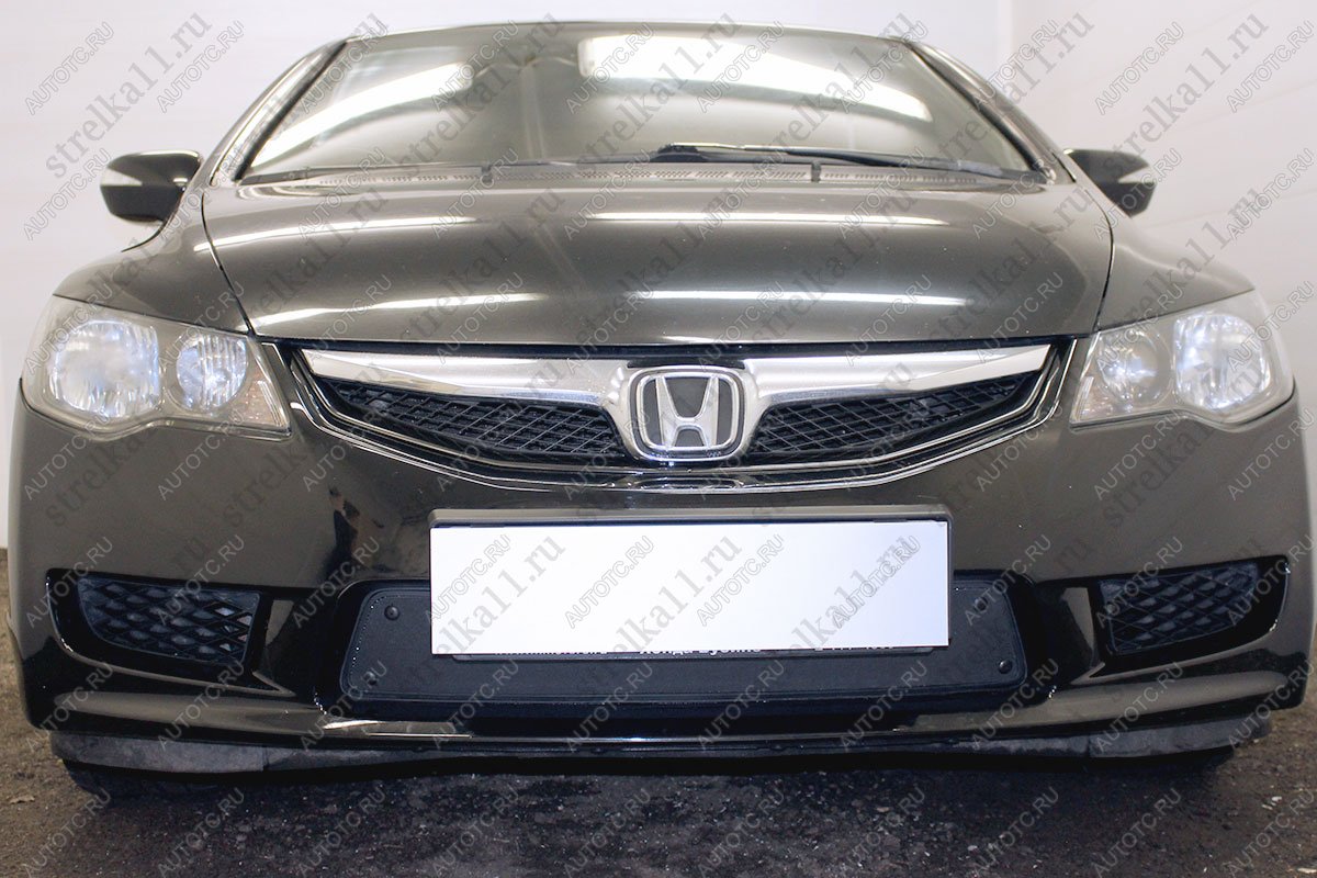 759 р. Зимняя заглушка решетки радиатора Стрелка11 Honda Civic FN купе дорестайлинг (2005-2008) (черная)  с доставкой в г. Майкоп