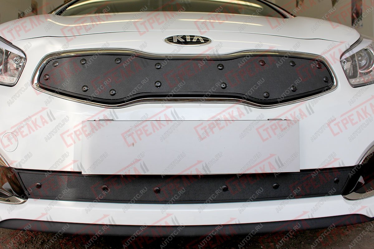 759 р. Зимняя заглушка решетки радиатора (верх) (Comfort, Classic) Стрелка11 KIA Ceed 2 JD рестайлинг универсал (2015-2018) (черная)  с доставкой в г. Майкоп