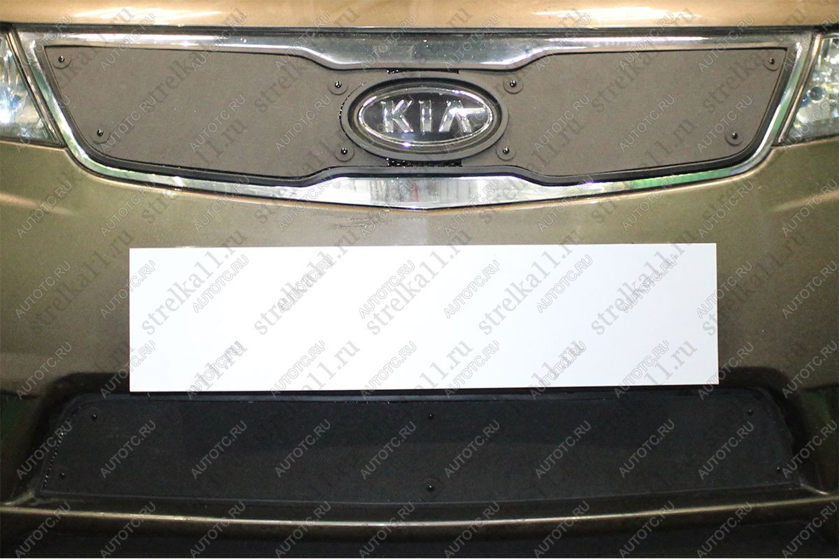 759 р. Зимняя заглушка решетки радиатора (низ) Стрелка11 KIA Cerato 2 TD седан (2008-2013) (черная)  с доставкой в г. Майкоп