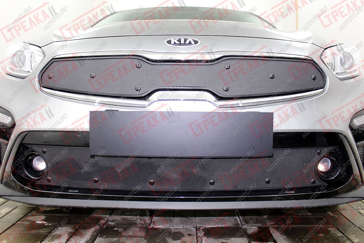 759 р. Зимняя заглушка решетки радиатора (верх) Стрелка11 KIA Cerato 4 BD дорестайлинг, хэтчбэк (2018-2021) (черная)  с доставкой в г. Майкоп