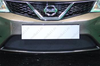 Зимняя заглушка решетки радиатора Стрелка11 Nissan Tiida 2 хэтчбек C13 дорестайлинг (2015-2016) (черная)