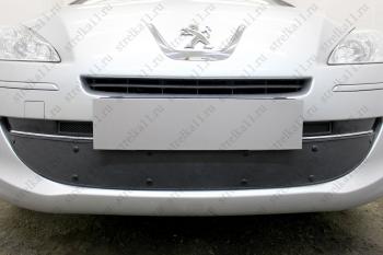 Зимняя заглушка решетки радиатора (3 части) Стрелка11 Peugeot 408  дорестайлинг (2010-2017) (черная)