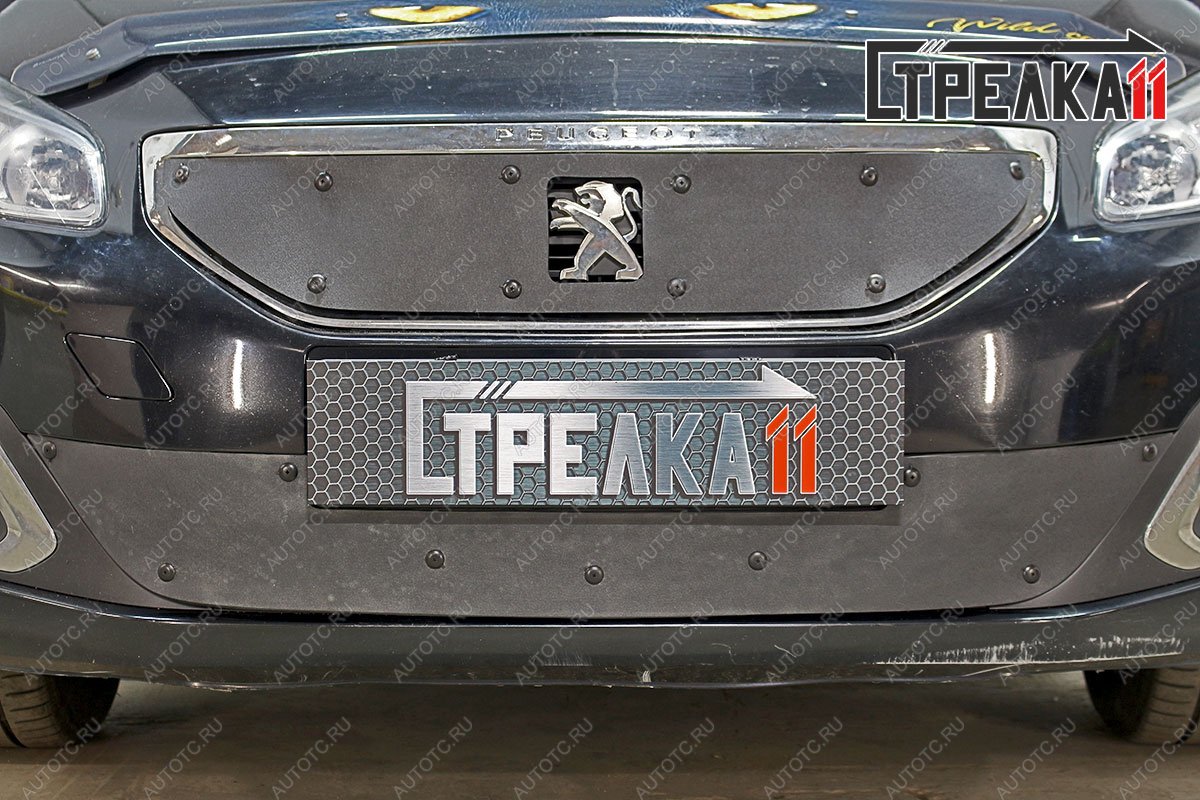 759 р. Зимняя заглушка решетки радиатора (низ) Стрелка11 Peugeot Boxer 250 (2006-2014) (черная)  с доставкой в г. Майкоп