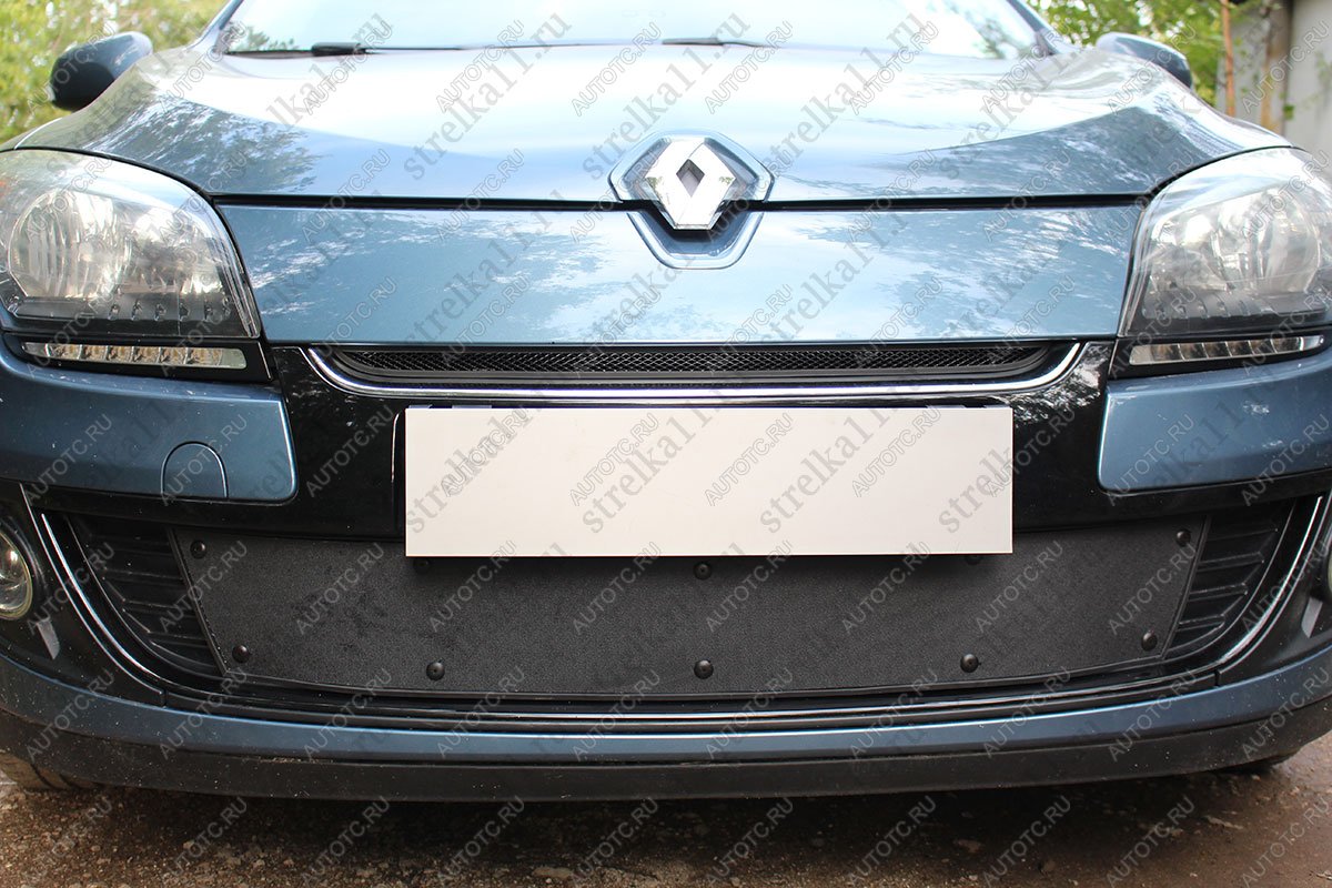 759 р. Зимняя заглушка решетки радиатора (верх) Стрелка11 Renault Megane купе 3 дв. 2-ой рестайлинг (2014-2016) (черная)  с доставкой в г. Майкоп