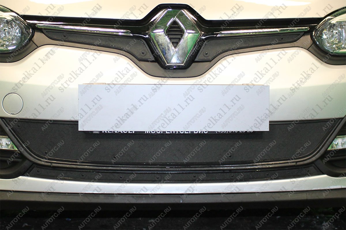 759 р. Зимняя заглушка решетки радиатора (верх, 2 части) Стрелка11 Renault Megane универсал  рестайлинг (2013-2016) (черная)  с доставкой в г. Майкоп