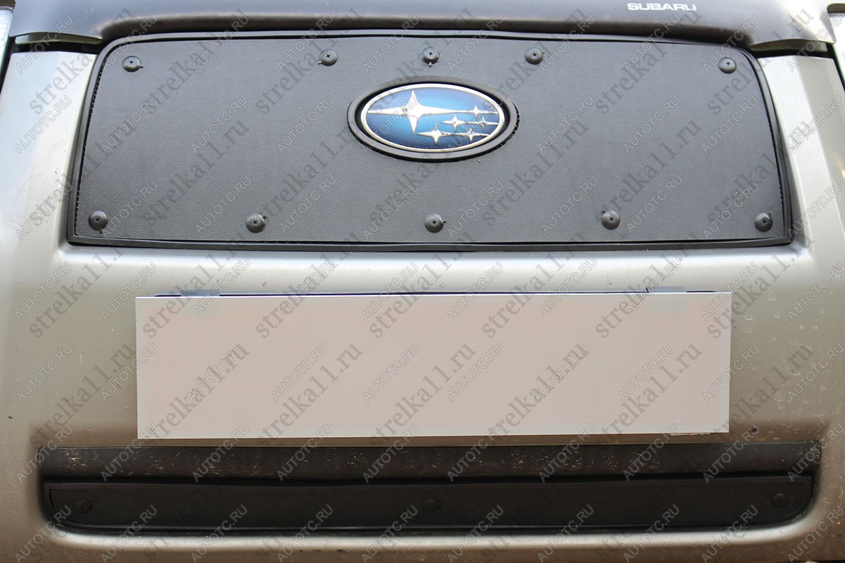759 р. Зимняя заглушка решетки радиатора (верх) Стрелка11 Subaru Forester SG рестайлинг (2005-2008) (черная)  с доставкой в г. Майкоп