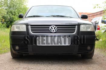 Зимняя заглушка решетки радиатора Стрелка11 Volkswagen Passat B5.5 универсал рестайлинг (2000-2005) (черная)
