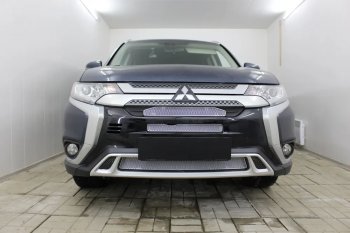 Защитная сетка в бампер (низ, 3 части, с парктроником и камерой, ячейка 4х10 мм) Alfeco Премиум Mitsubishi Outlander GF 3-ий рестайлинг (2018-2022) (Хром)