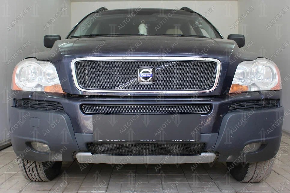 4 499 р. Защита радиатора (верх) Стрелка11 PREMIUM Volvo XC90 C дорестайлинг (2002-2006) (черная)  с доставкой в г. Майкоп