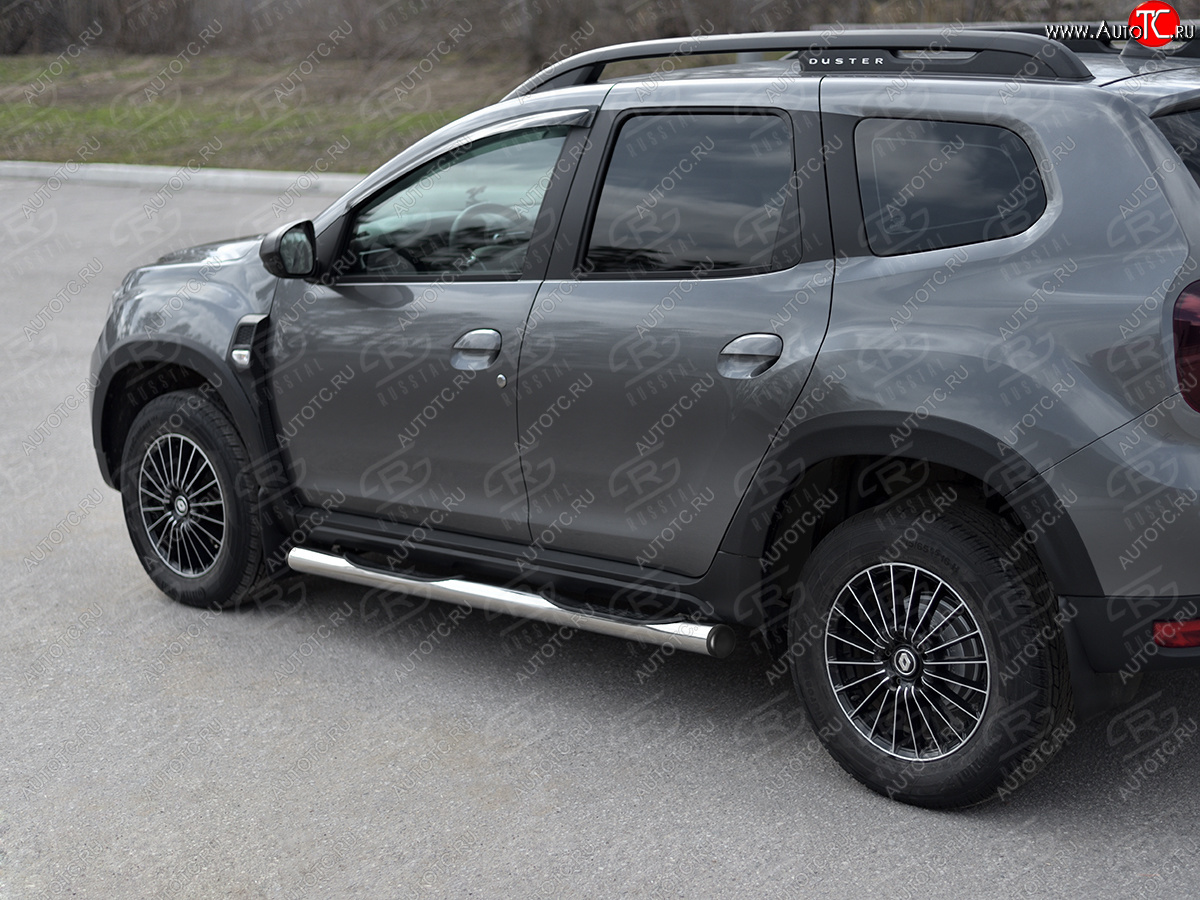 19 999 р. Защита порогов (Ø76 мм, с проступью) SLITKOFF  Renault Duster  HM (2021-2024) рестайлинг (с пластиковыми заглушками на торцах, полированная нержавейка)  с доставкой в г. Майкоп