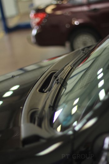 2 679 р. Накладка в проем стеклоочистителей лобового (жабо) Petroil Tuning Renault Duster HS дорестайлинг (2010-2015) (Текстурная поверхность)  с доставкой в г. Майкоп. Увеличить фотографию 2