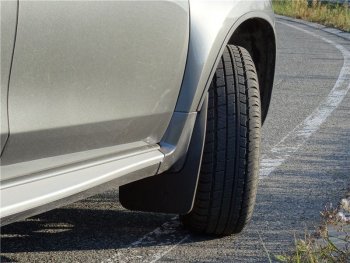 1 809 р. Брызговики Duster-Guard ПЕРЕДНИЕ широкие (2 шт.) RENAULT Duster 2012-2020  Renault Duster HS рестайлинг (2015-2021) (Передние)  с доставкой в г. Майкоп. Увеличить фотографию 2