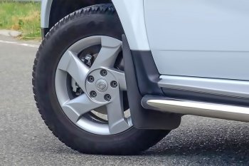 1 809 р. Брызговики Duster-Guard ПЕРЕДНИЕ широкие (2 шт.) RENAULT Duster 2012-2020  Renault Duster HS рестайлинг (2015-2021) (Передние)  с доставкой в г. Майкоп. Увеличить фотографию 5
