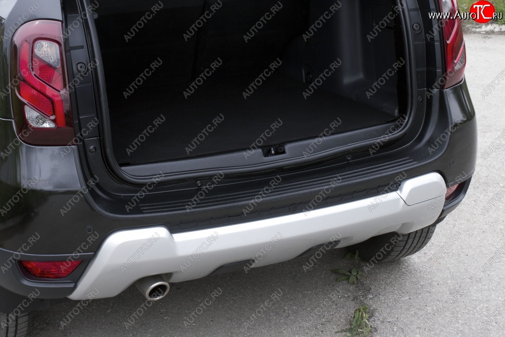 2 459 р. Защитная накладка на задний бампер RA Renault Duster HS дорестайлинг (2010-2015)  с доставкой в г. Майкоп