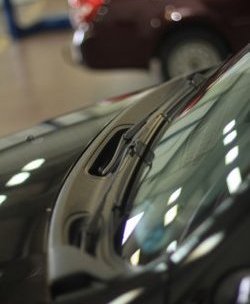 Обтекатель дворников на автомобиль Petroil Tuning Renault Duster HS дорестайлинг (2010-2015) (Текстурная поверхность)