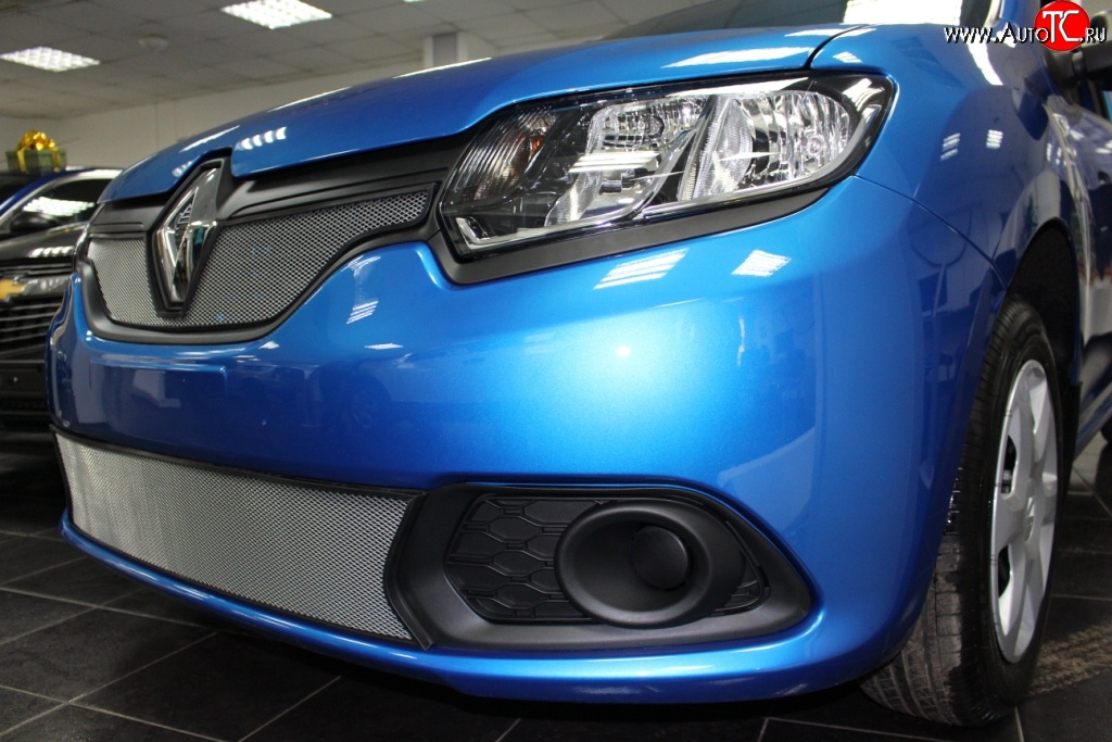 1 539 р. Нижняя сетка на бампер Russtal (хром) Renault Sandero (B8) дорестайлинг (2014-2018)  с доставкой в г. Майкоп