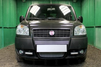 Защитная сетка радиатора в бампер (ячейка 3х7 мм) Стрелка11 Стандарт Fiat Doblo 223 рестайлинг (2005-2016) (хром)