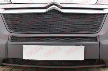 Защитная сетка радиатора в бампер (ячейка 3х7 мм, середина+низ) Стрелка 11 Стандарт Fiat Ducato 290 (2014-2025) (черная)