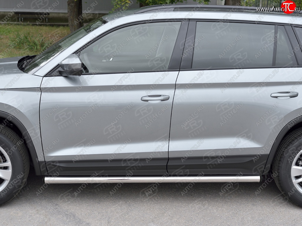 18 799 р. Защита порогов из круглой трубы диаметром 63 мм SLITKOFF v2  Skoda Kodiaq  NU7 (2017-2021) дорестайлинг  с доставкой в г. Майкоп