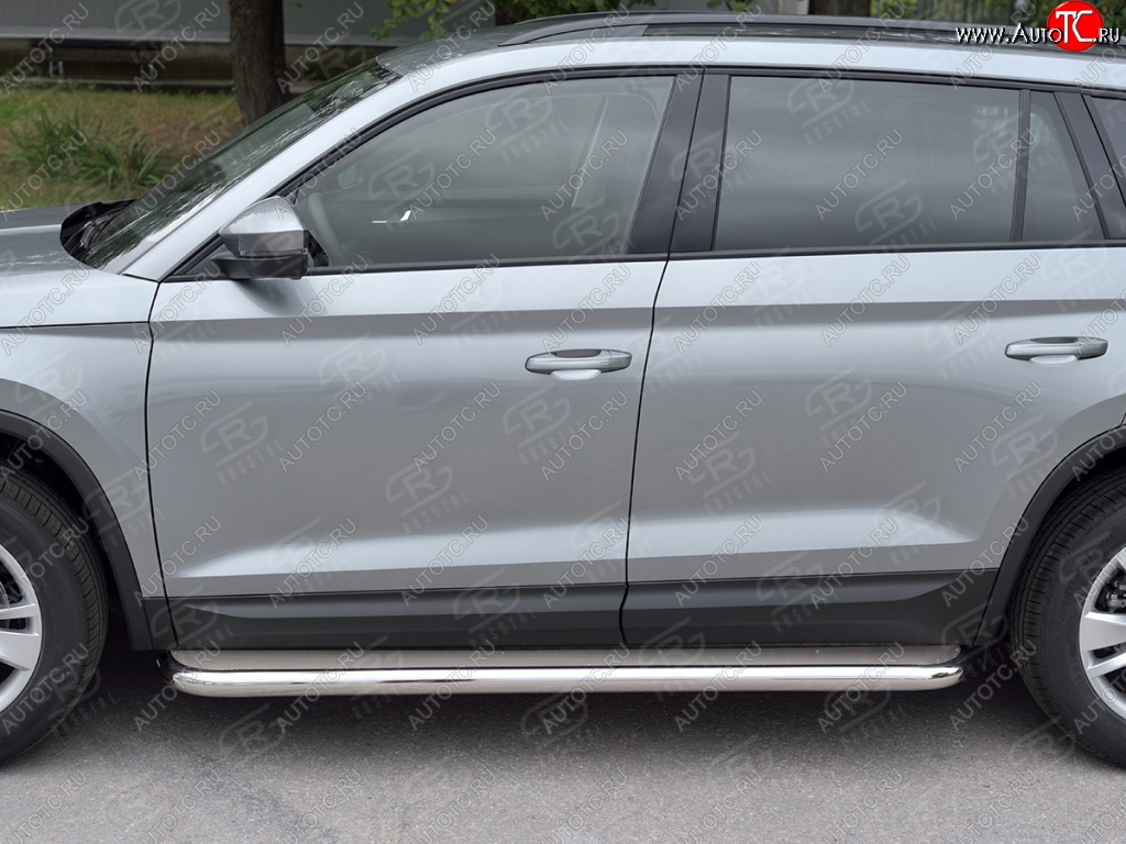 39 999 р. Порожки для ног (Ø63) SLITKOFF  Skoda Kodiaq  NU7 (2017-2021) дорестайлинг (лист - нержавейка, профиль - нержавейка)  с доставкой в г. Майкоп