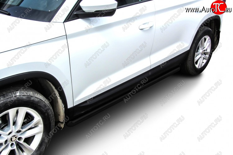 10 999 р. Защита порогов Slitkoff (Ø 57 мм, труба)  Skoda Kodiaq  NU7 (2017-2021) дорестайлинг (Сталь с полимерным покрытием. Цвет: черный)  с доставкой в г. Майкоп