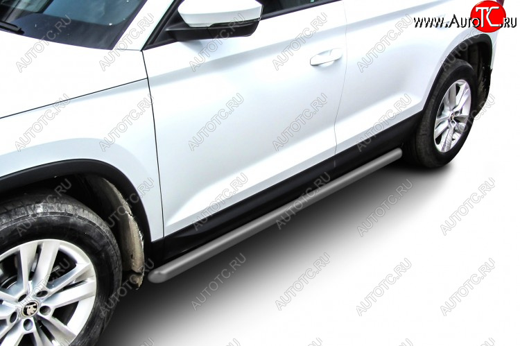 10 999 р. Защита порогов Slitkoff (Ø 57 мм, труба)  Skoda Kodiaq  NU7 (2017-2021) дорестайлинг (Сталь с полимерным покрытием. Цвет: серебристый)  с доставкой в г. Майкоп