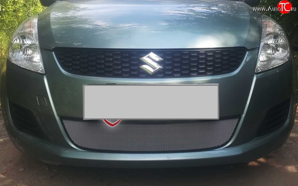 1 539 р. Сетка на бампер Russtal (хром) Suzuki Swift ZC72S дорестайлинг, хэтчбэк 5 дв. (2010-2013)  с доставкой в г. Майкоп