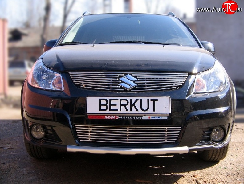 5 999 р. Декоративная вставка решетки радиатора (хетчбек) Berkut Suzuki SX4 GYA,GYB  рестайлинг, хэтчбэк (2010-2016)  с доставкой в г. Майкоп