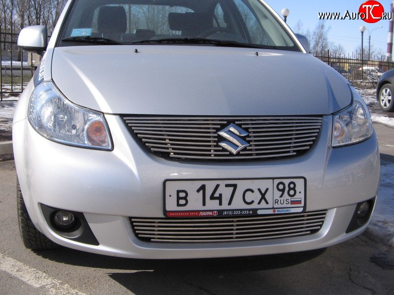5 999 р. Декоративная вставка решетки радиатора (седан) Berkut Suzuki SX4 GYA,GYB  рестайлинг, хэтчбэк (2010-2016)  с доставкой в г. Майкоп