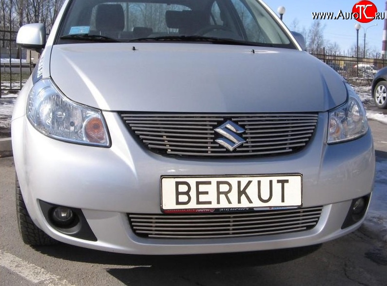 5 499 р. Декоративная вставка воздухозаборника (седан) Berkut Suzuki SX4 GYA,GYB  рестайлинг, хэтчбэк (2010-2016)  с доставкой в г. Майкоп