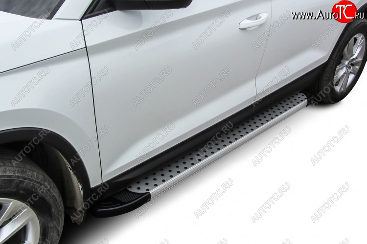 17 749 р. Пороги алюминиевые Slitkoff  Toyota Hilux  AN120 (2017-2020) 1-ый рестайлинг (Standart Silver)  с доставкой в г. Майкоп