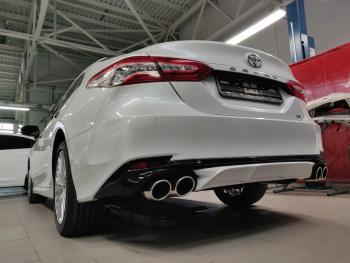 19 499 р. Накладка заднего бампера HEMMES  Toyota Camry  XV70 (2017-2025) дорестайлинг, рестайлинг (неокрашенная)  с доставкой в г. Майкоп. Увеличить фотографию 2
