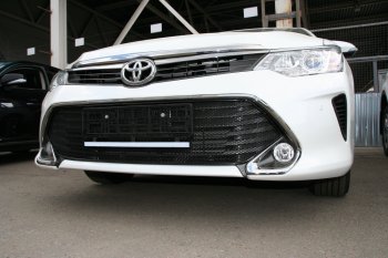 1 239 р. Сетка на бампер внешняя Arbori Toyota Camry XV55 1-ый рестайлинг (2014-2017) (Черная 15 мм)  с доставкой в г. Майкоп. Увеличить фотографию 2